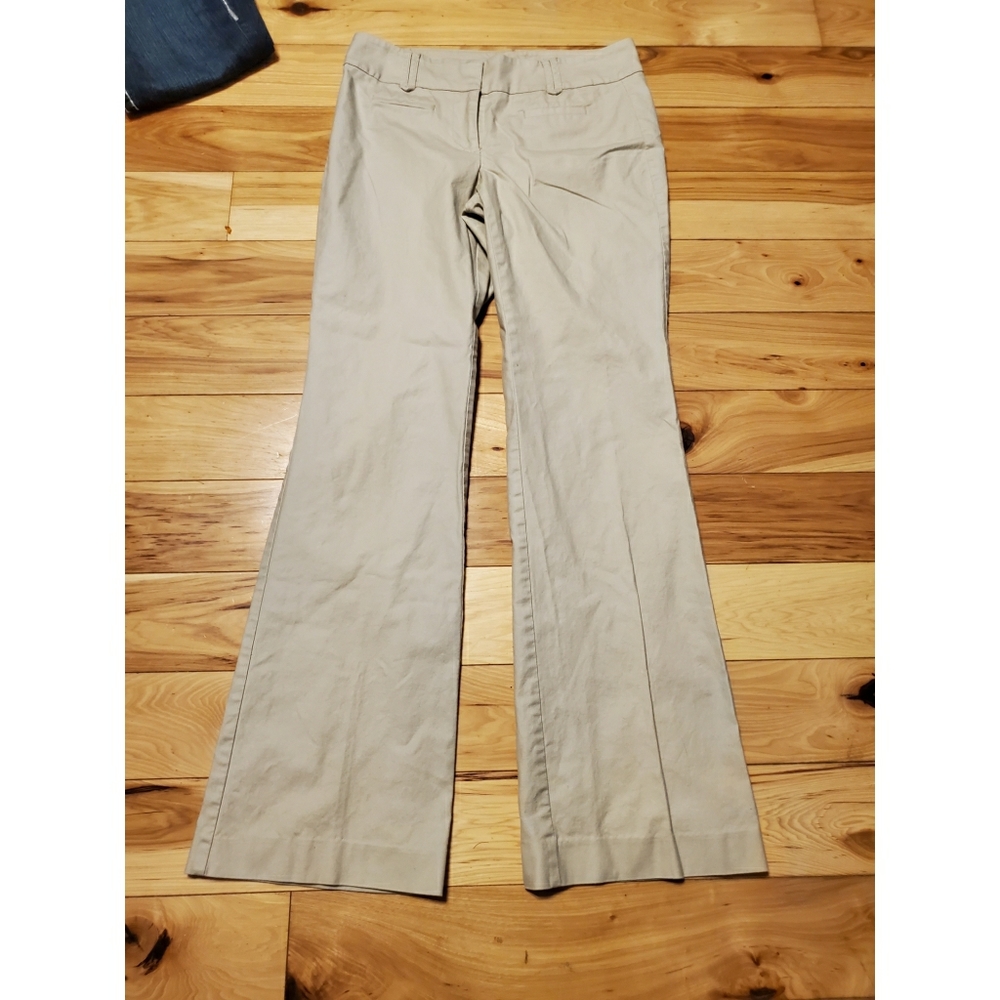 Ann Taylor signature Trousers khaki. Nwot